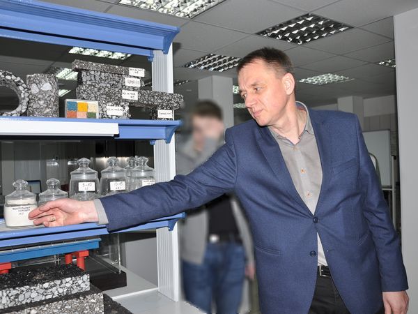 Школьники строительных классов узнали о свойствах и особенностях дорожного покрытия
