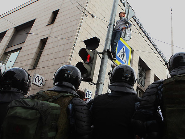 Одна акция по цене трех: тройные штрафы за «несовершеннолетние митинги»