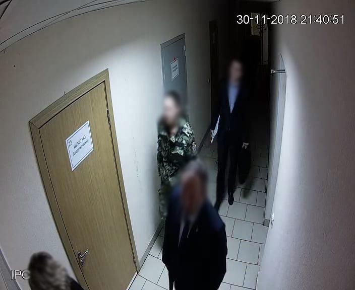 Сотрудница Следственного комитета при проверке заявления Свечина пришла на место происшествия