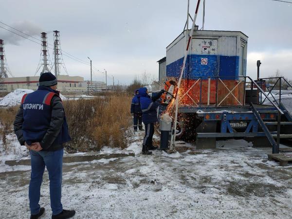 Смольный снес две незаконные автостоянки на севере и востоке Петербурга