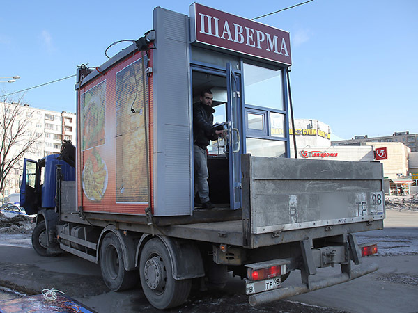 С ларьками на выход. Новые поправки в «Закон о торговле» изменят ландшафт петербургской торговли