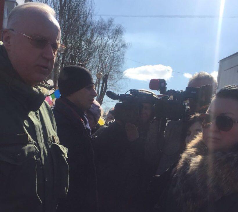 Бастрыкин у мемориала погибшим в «Зимней вишне» обещал объективное расследование (Иллюстрация 1 из 1) (Фото: Следственный комитет России)