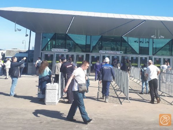 «Новокрестовскую» открыли на вход