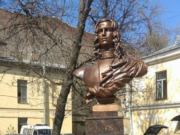 Главный полицейский Петербурга открыл памятник первому полицейскому