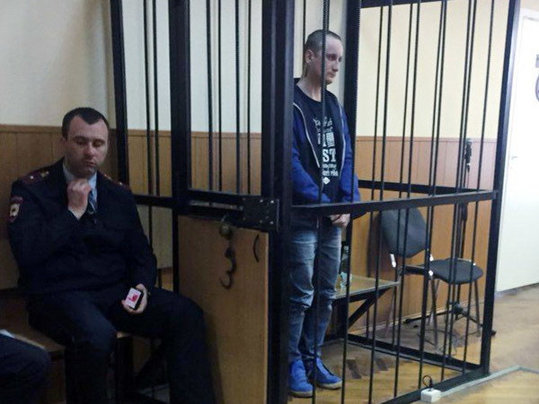 Зуб полицейского перевесил видео