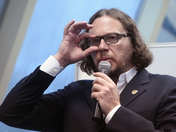 Без адвокатов, чиновников, юристов и следователей. Сергей Полонский собрался строить “умные города”