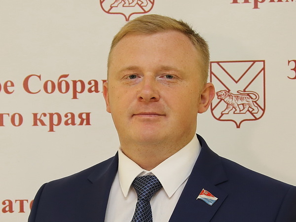 «Мне грустно, обидно, испытываю отчаяние». Почему проигравший кандидат в губернаторы не хочет перевыборов в Приморье