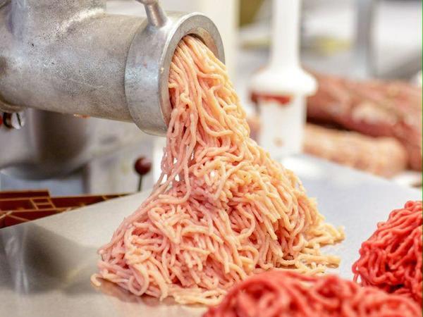 Мясорубка скидок. Петербург больше не увидит сосисок от «Диетпродукта»