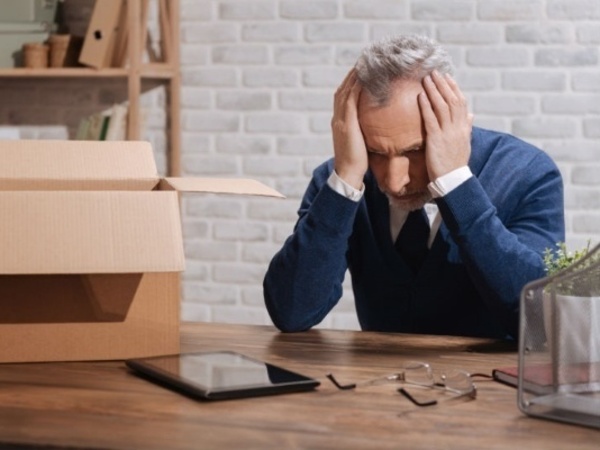 «Кто меня до пенсии будет увольнять?» Как работодатель будет бороться с армией трутней