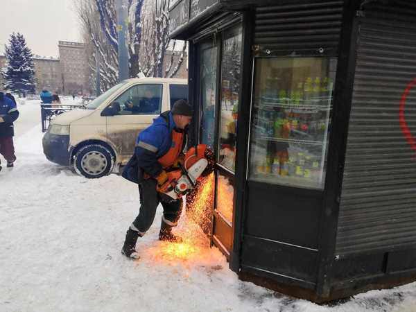Смольный массово сносит киоски с печатной продукцией. Ранее город отказался продлевать им договоры аренды