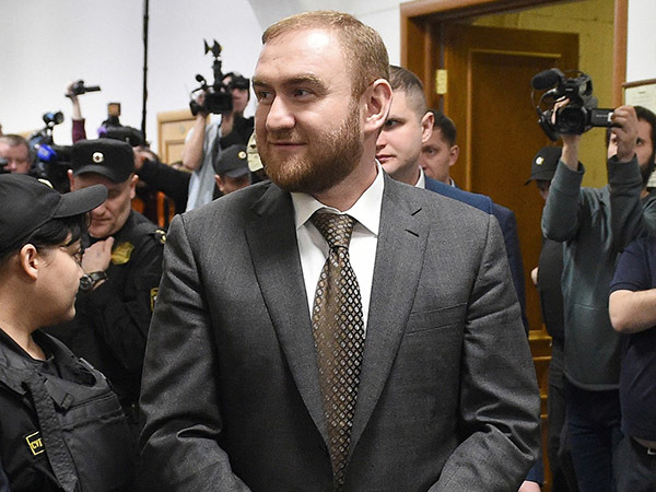 Заказные убийства и чистки в «Газпроме». Что объединил арест сенатора Арашукова