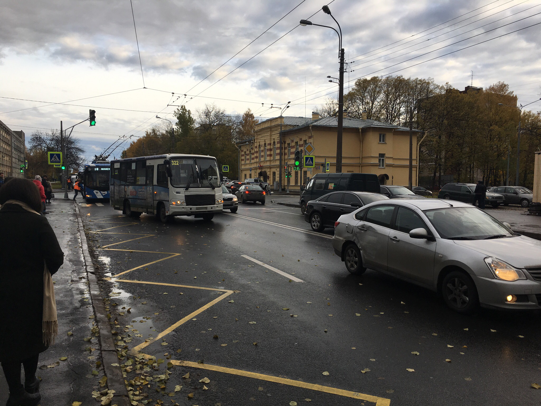 Что произошло на комендантском проспекте сегодня. Авария на Комендантском проспекте сегодня утром. ДТП на Комендантском проспекте сегодня утром. ДТП на Комендантском проспекте сегодня.