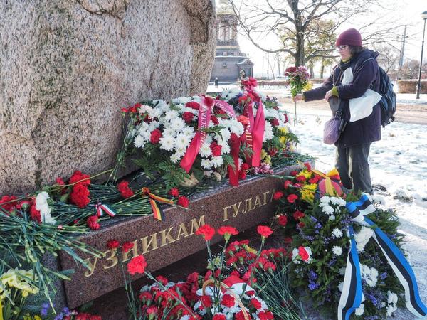 Трансляция: как в Петербурге вспоминают имена миллионов жертв политических репрессий