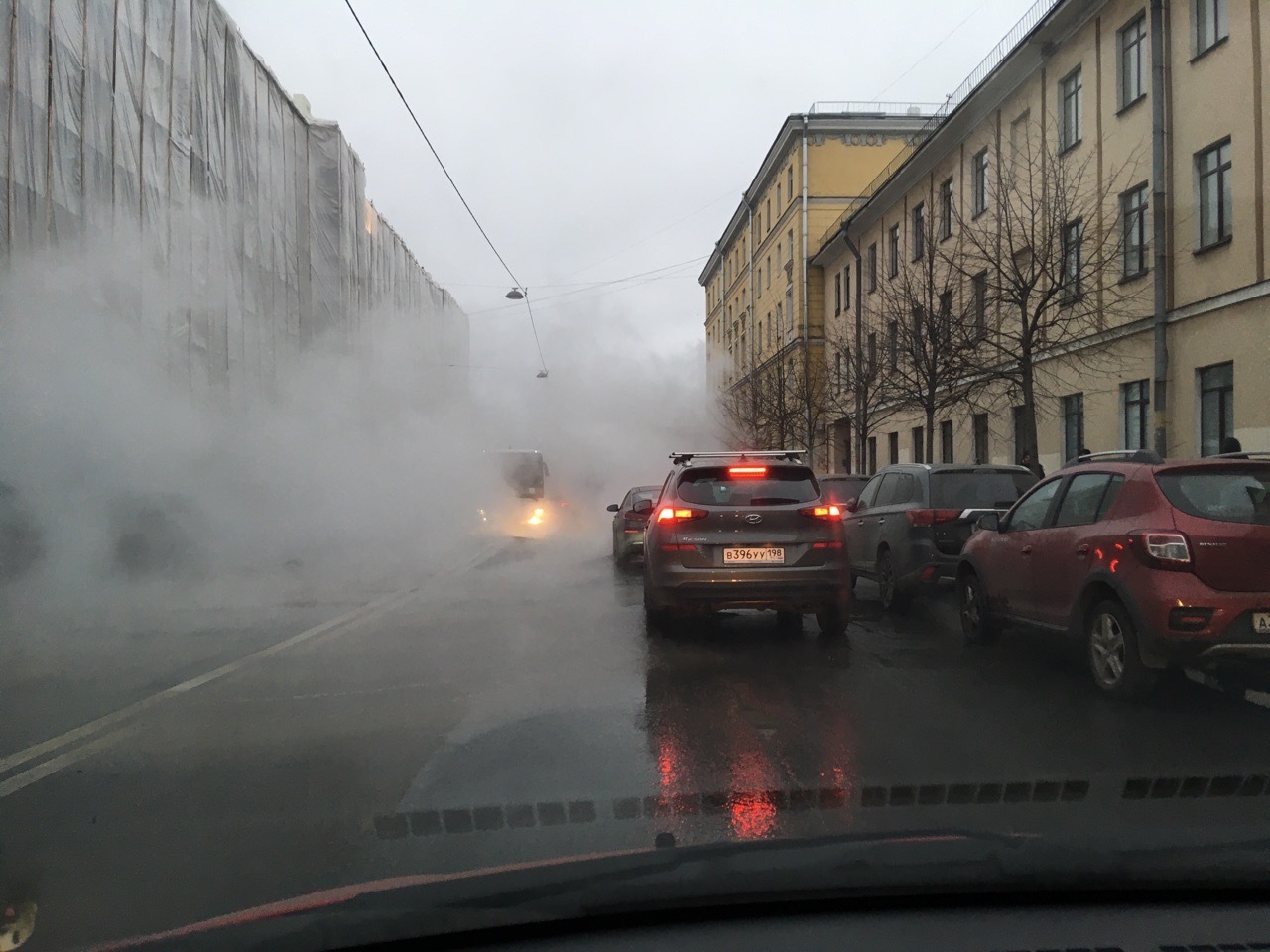 Движение по набережной Обводного канала затруднено. Прорвало трубу с  кипятком | 19.11.2019 | Санкт-Петербург - БезФормата