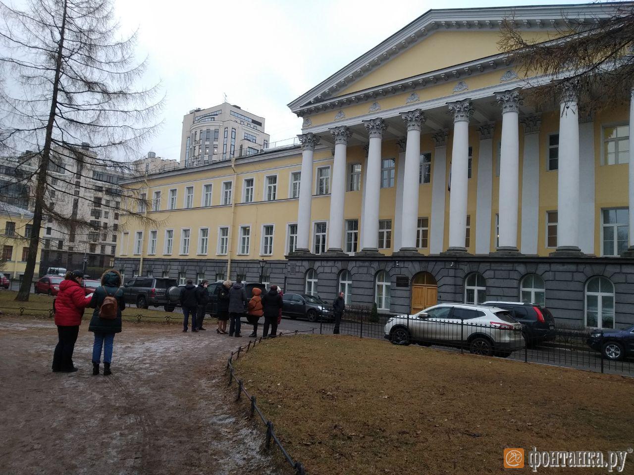 Окружной военный суд Петербурга, где слушают дело о теракте в метро, тоже  эвакуировали | 28.11.2019 | Санкт-Петербург - БезФормата