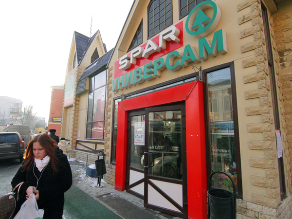 Spar примеряет сценарий «Юлмарта». К активам ретейлера присматривается Сбербанк