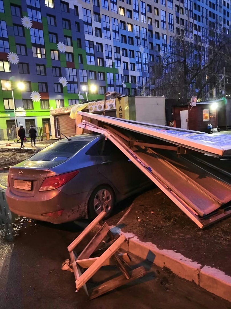 В питере прошел ураган. Ураган в Санкт Петербурге. Ураган в СПБ сейчас. Ураган в Питере сейчас. Крашан в Питере сейчас.