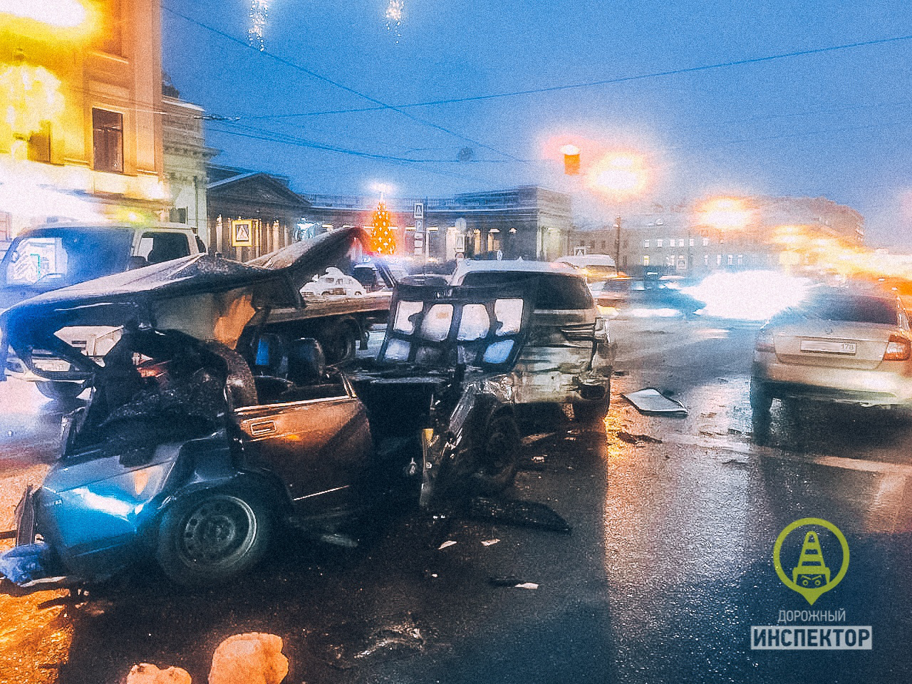 Новости петербурга происшествия за неделю. ДТП 29.12.2018 В Санкт Петербурге Никита Сапежко. Авария на Невском с Никита Сапежко. Авария на Невском проспекте каршеринг.