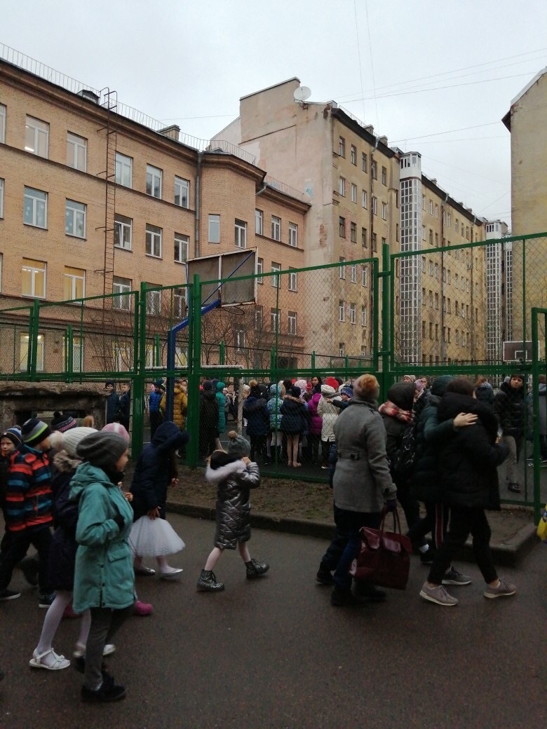 Новости спб эвакуация сегодня. Эвакуация ПБ детский сад. Школы на Фонтанке в СПБ. Детские сады Питера. Эвакуация СПБ.