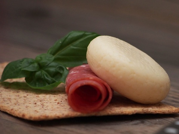 Сколько продуктов можно привезти в Россию из-за рубежа? Сколько продуктов можно привезти в Россию из-за рубежа?