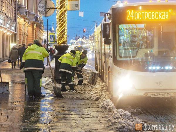 Уборка снега убежала от бюджета. Смольный выбирает подрядчиков на первое полугодие 2020 года