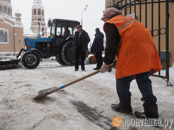 Вам сосульки сбивать или коммунальщиков карать? Почему коммунальщики отчитываются о том, что само растаяло