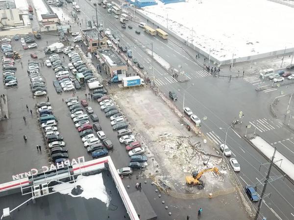 «Парнас» стал второй «Сенной». Смольный снова сносит торговые павильоны на севере Петербурга