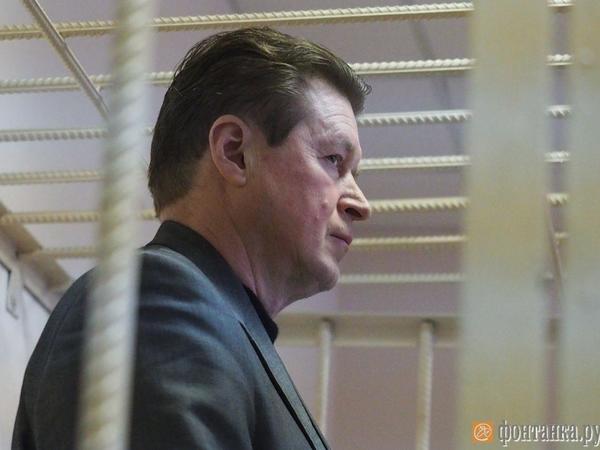 «Заработал 50 тысяч на заснеженных крышах». Проректора химико-фармацевтического оставили дома