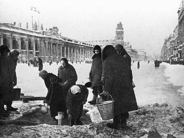 «Креативщиков и историков переведут в музей в Соляном». Чем Смольный ответил на желание историков создать институт исследования блокады