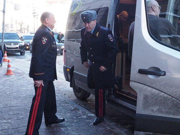 Разрешите представиться: генерал Плугин. Без обязательств