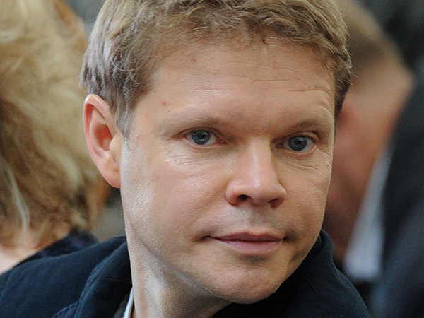 Александр Баунов: Кремль мог бы отмыться от «дела Скрипалей» гей-парадом, но Боширов с Петровым слишком скованны
