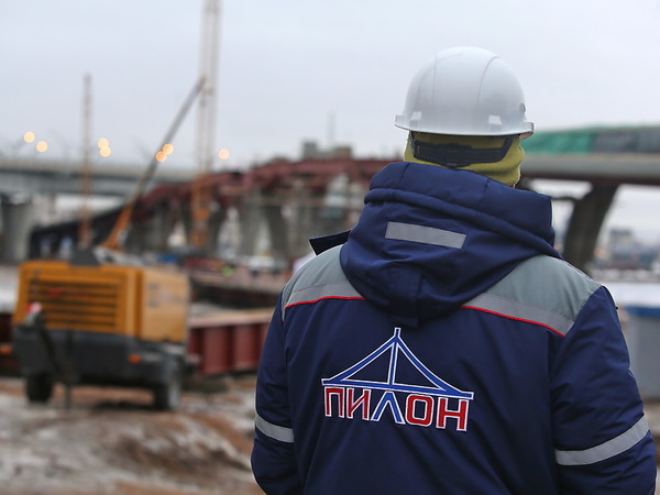 Постфутбольная буря в «Открытом пространстве». «Пилон» и «Метрострой» продолжают делить Яхтенный мост