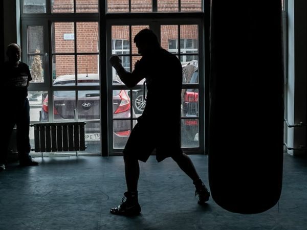Дмитрий Бивол, чемпион мира по боксу, провел мастер-класс для воспитанников спортшколы «СКА-ЦДС»