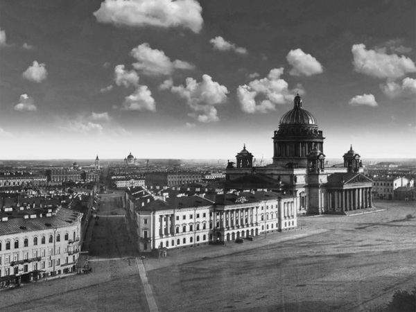 Фотограф создал интерактивную панораму Петербурга 1861 года. Со шпиля Адмиралтейства видно весь город