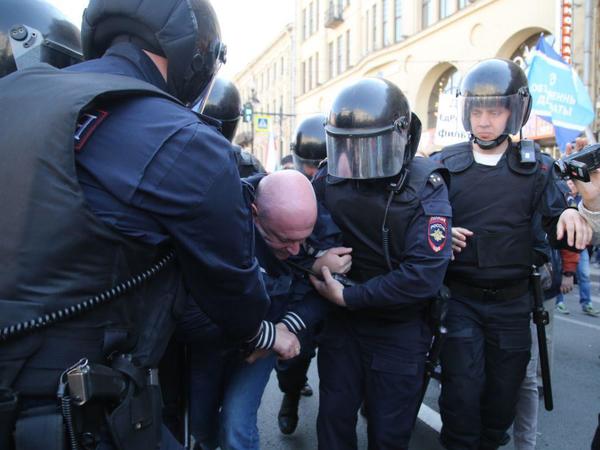 Депутата Максима Резника задержали на первомайской демонстрации