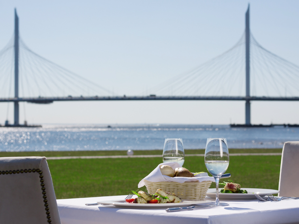 Новые вкусовые решения в ресторане Royal Beach на Крестовском острове