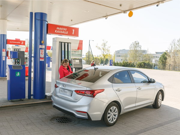 В помощь автотуристу. Как заправиться на финской АЗС?