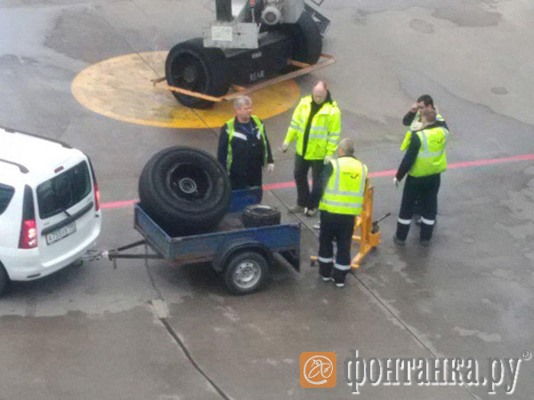 «Был сильный хлопок». Время вылета рейса из Петербурга в Анталью снова перенесено