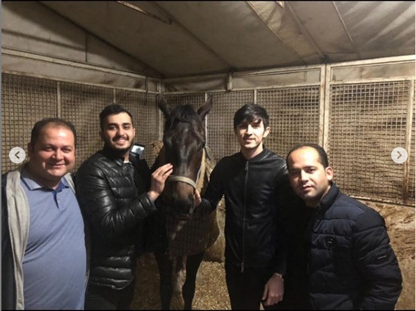 скриншот истории sardar_azmoun/www.instagram.com