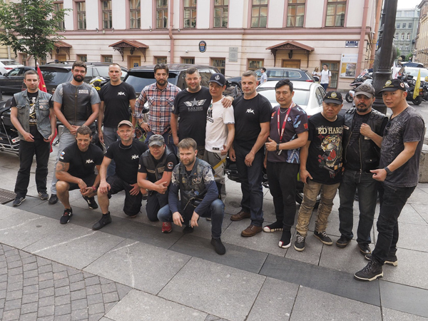 10 тысяч километров, 15 городов и затонувший в болоте «Урал»: в Санкт-Петербурге завершился мотопробег «Дорога дружбы»