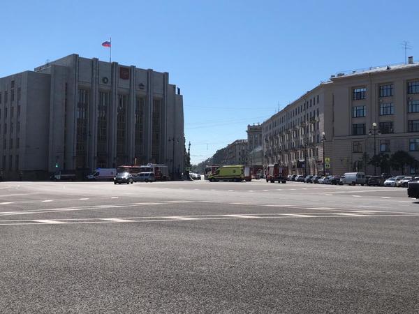 Чиновников Ленобласти закоротило в Петербурге. К правительству прислали спасателей и врачей