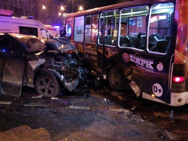 «Она умирает». Ранивший 13 пассажиров маршрутки петербуржец рассказал душещипательную версию своего бегства