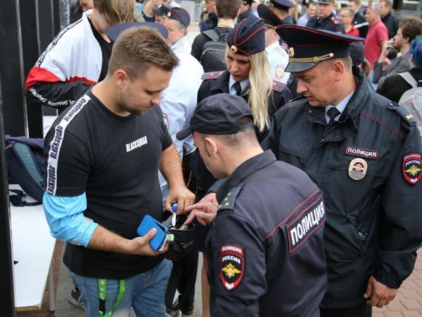 В Петербурге начался митинг против нарушений на выборах