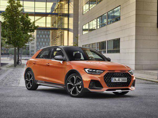Самый маленький Audi хочет быть повыше. Потому что модно быть кроссовером