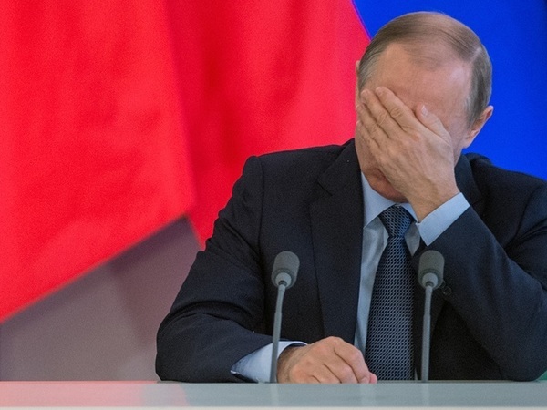 «Трудно делать прогнозы». Как Путин второе десятилетие говорит о своем президенстве