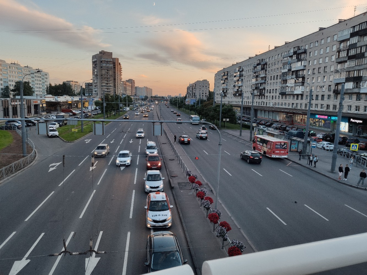 Перекресток проспектов. Проспект славы. Проспект славы Питер. Проспект славы и Будапештской. Перекресток славы и Будапештской.