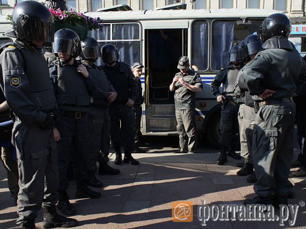 Пятнадцать гвардейцев на одного борца. Петербургская оппозиция не оправдала ожиданий силовиков