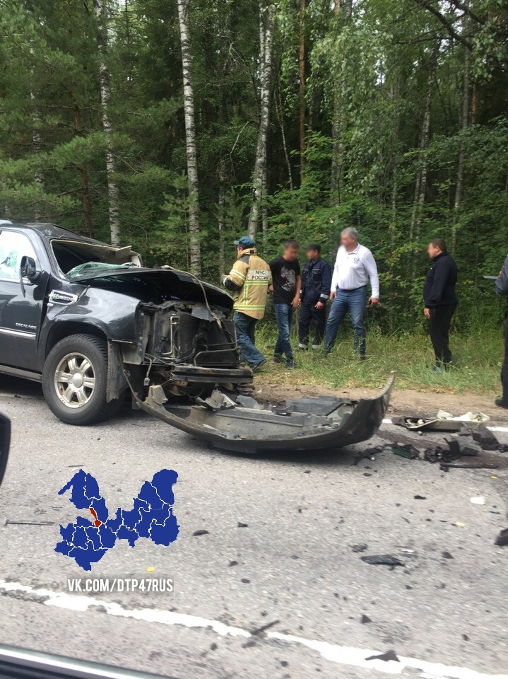 Чп ло. Авария в Питере Сосновом Бору Ленинградской области. ДТП сегодня в Ленобласти разметилва Кадиллак.