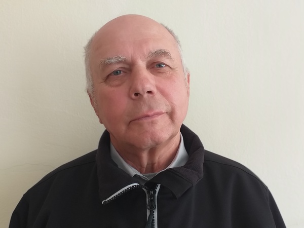 «Хочется пожить на пенсии долго и счастливо, а без слуха это затруднительно»