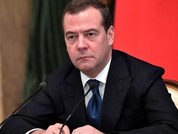 Медведев и правительство в отставке. Показываем, что происходит, в режиме онлайн